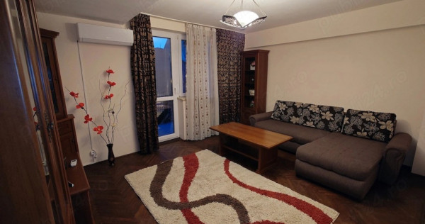 Inchiriere apartament cu 3 camere-Piata Universitatii