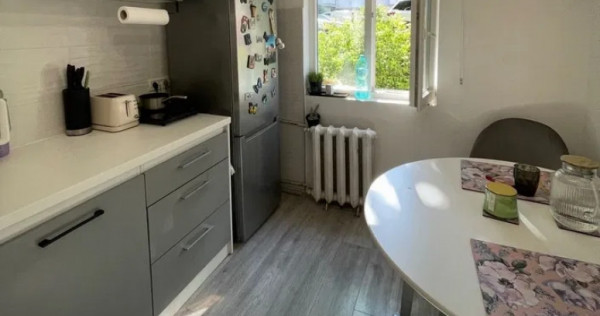 Apartament cu 2 Camere Semidecomandate - Parter Zona Zamca