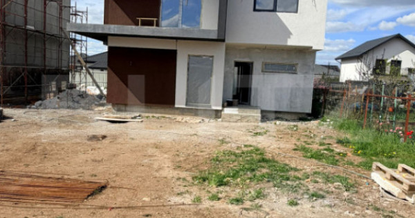 Casă individuală &icirc;n Izvor, Tărlungeni &ndash; finisaje la al