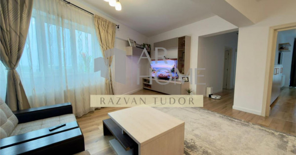 Apartament 4 camere de lux, loc de parcare , Ploiesti , zona
