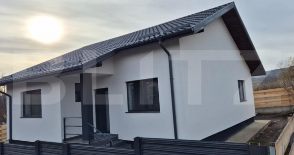 Casa frumoasa cu 3 camere in Ciurbesti