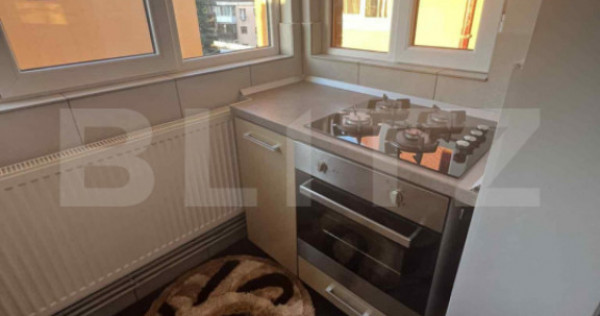 Apartament 2 camere decomandat , renovat complet zona 8 MAI