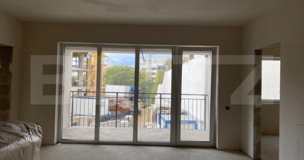 Apartament semifinisat, 3 camere, 2 băi, terasă și parcar