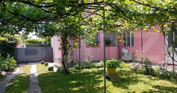 Casa cu 4 camere, 140 mp, Central, Blaj
