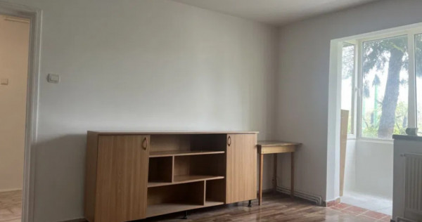 Apartament 2 camere, decomandat - zona Centrul Civic
