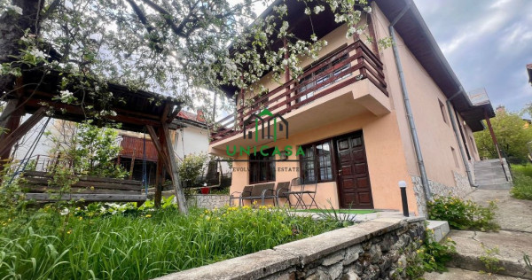 Casă de v&acirc;nzare &icirc;n Băile Olănești &ndash; zonă centrală