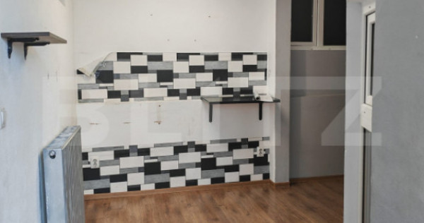 Spatiu comercial, 14 mp, zona Centrala - Campia Turzii