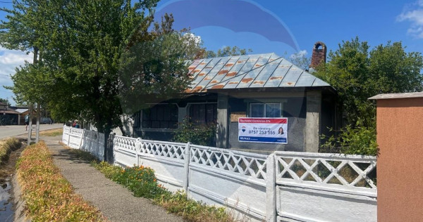 Casă / Vilă cu 4 camere de v&acirc;nzare
