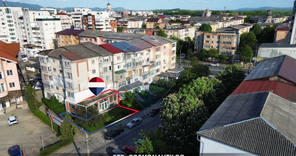 Spațiu comercial cu apartament la pachet, de vanzare Bul...