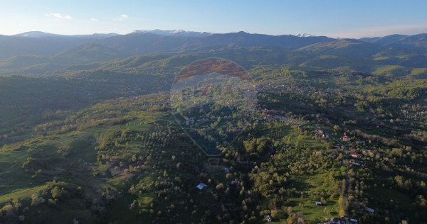 Teren generos de v&acirc;nzare cu vedere spre Iezer in Bughea ...