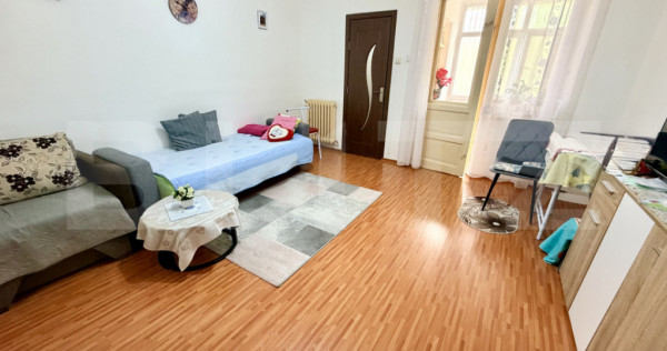 Garsoniera, 30 mp, etajul 3, zona Cugir
