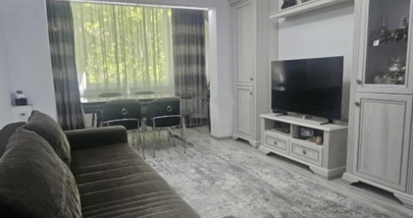 Tomis Nord, de vanzare 2 camere, decomandat, etaj 1, gaze, mobilat