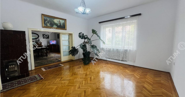 Apartament cu 4 camere si spatiu comercial zona Blv. Victori
