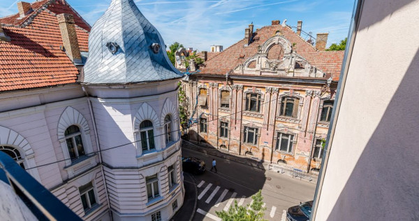 Rezervat Apartament ultracentral cu 4 camere renovat rece...