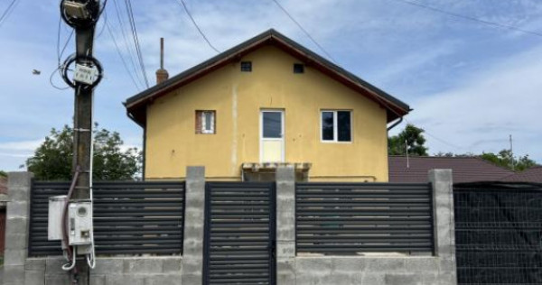 Casa spatioasa P+1 renovata disponibila pentru locuit imedia