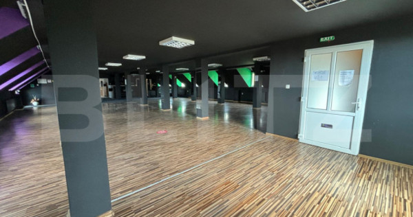 Spatiu comercial de inchiriat, 3 incaperi, 300 mp, zona cent