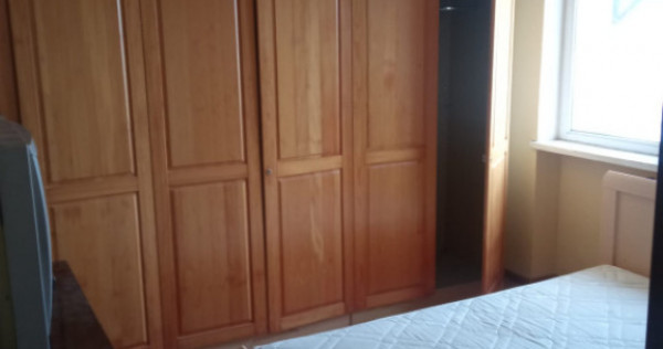 Apartament 3 camere, 350 euro, etaj3/4, cartier Valea Rosie