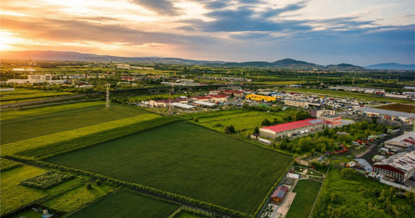 Film!Potential rezidential investitional, 5.000 mp intravila