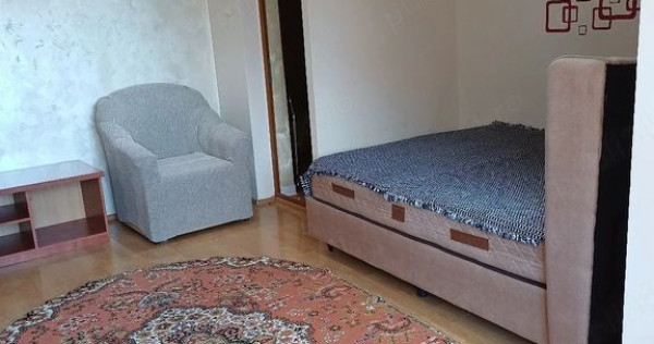 De inchiriat apartament 2 camere micro 20, et. 9, 350 eur...