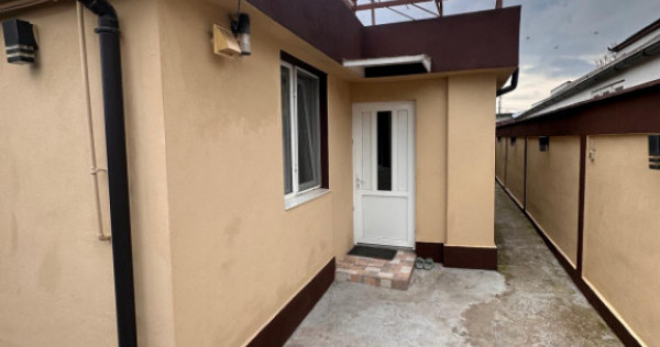 Casă 3 Camere de V&acirc;nzare Medeea &ndash; CET Constanța | Curte