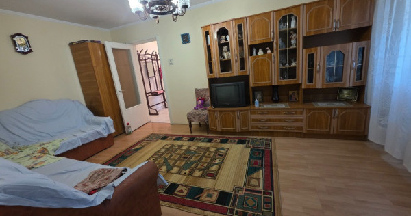 3 camere C. Calarasilor - Viziru , 2 balcoane, sup 70 mp