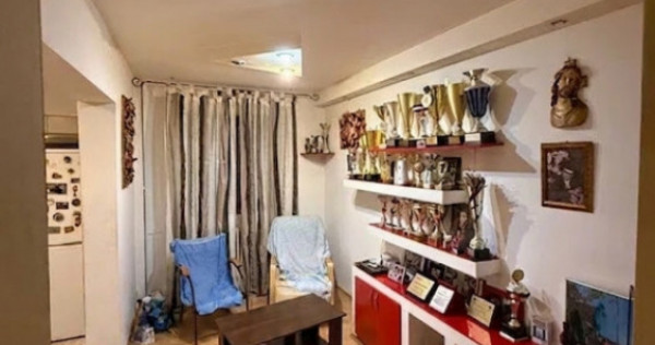 Apartament 4 camere de v&acirc;nzare | Tomis Nord, Constanța