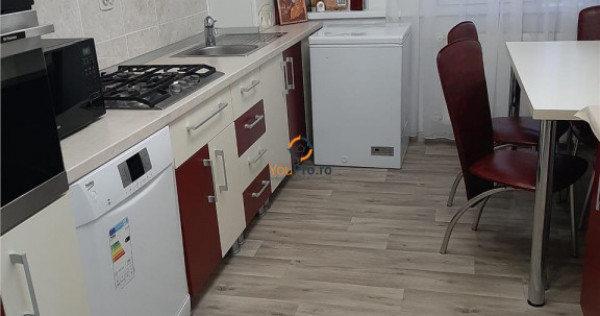 Decomandat cu centrala /2 camere/Zona Dambovita/Mansarda