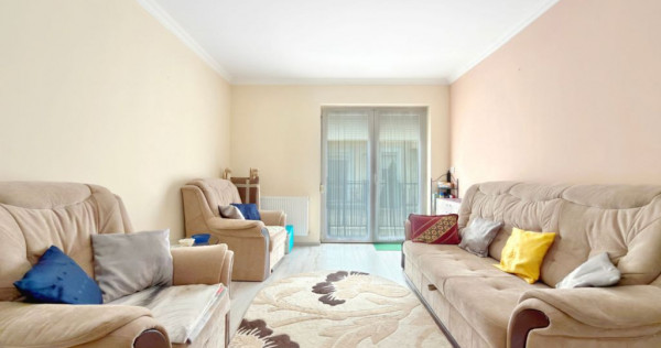 2 Camere | Bucatarie Inchisa | Nemobilat | Parcare | Comi...