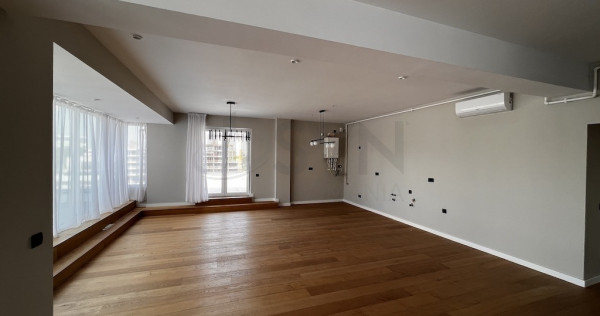 Apartament spatios cu 3 terase
