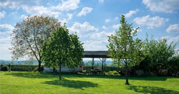 Transilvania Camping, domeniu de 14.400mp,Sanmarghita de Mur