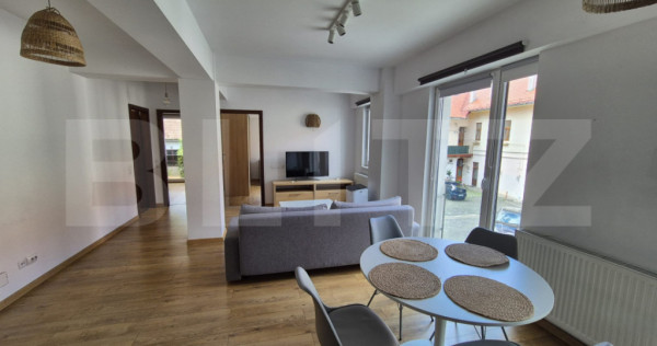 Apartament cu 3 camere, 2 băi, intermediar Parcare subteran