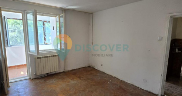 Podul Ros, ETAJ 1, doua camere Decomandate, 2 balcoane, 53