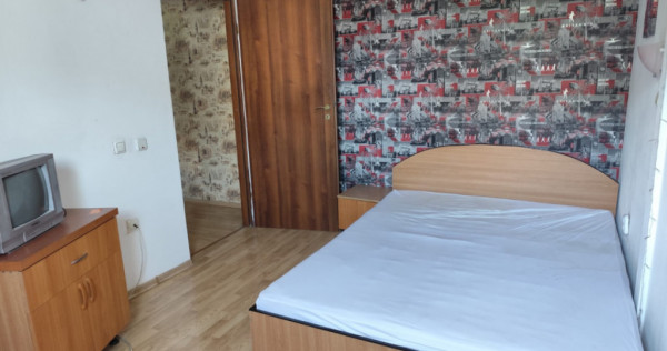 Garsoniera decomandata, 34 mp utili, zona biserica Madona Du