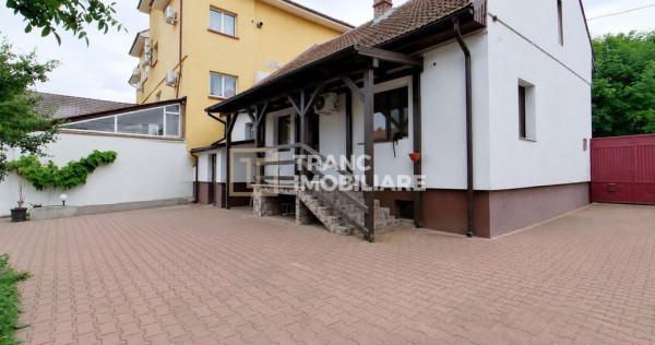 Casa de &icirc;nchiriat &icirc;n Parneava / Curte spațioasă și c...