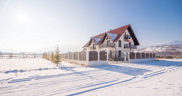 Vand vila lux, ideala pt. investitie sau circuit turistic, Tohanu Nou.