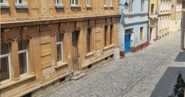 Apartament de 3 camere in zona Centrul Istoric