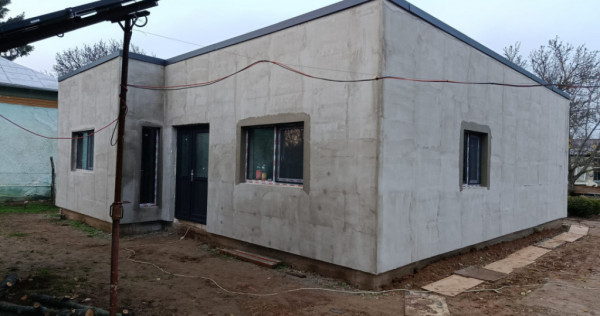 Casa parter, 90 mp, la rosu, zona Cosoveni
