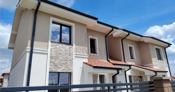 Duplex separat prin camera tehnica - acces facil - suprafete