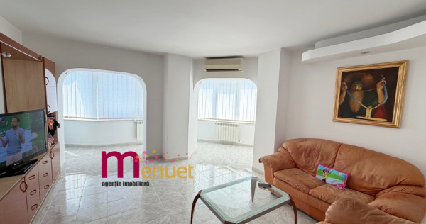 Apartament saptios cu 3 camere , strada Victoriei