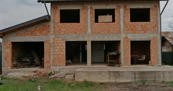 Casa de vanzare la rosu