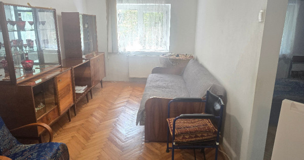 Vand apartament de 3 camere decomandat in Deva, parter, str. Bejan,