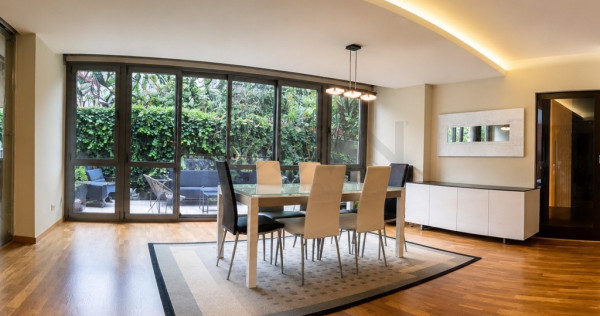 Apartament 5 camere cu gradina privata