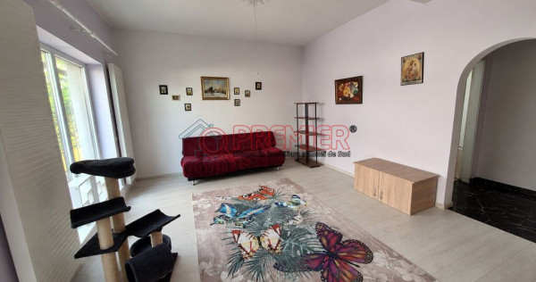 Cartierul Latin: Vilă Duplex cu Pod Locuibil | 0% Comision