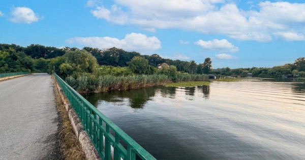 Teren &icirc;n Snagov, intre Lac și Pădure