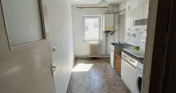 Apartament 4 camere Centrul Civic-CEC Bank,139000 Euro