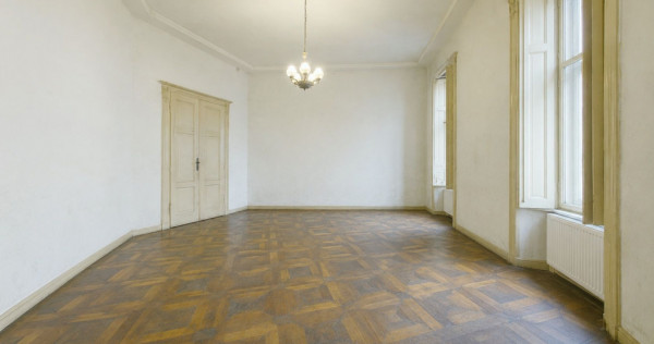 Apartament Central pe 3 niveluri construit de familia Neuman