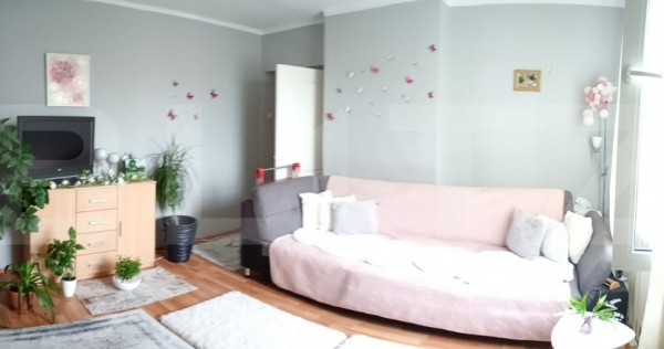 Apartament spatios cu 2 camera, 53 mp, zona Garii