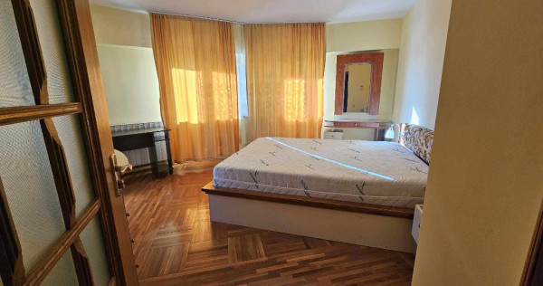 Apartament 3 camere , CENTRAL - ,INDEPENDENTEI