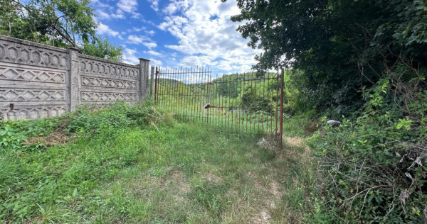 Teren intravilan, 3694 mp., zona Primaria Bocsa, COMISION ZE