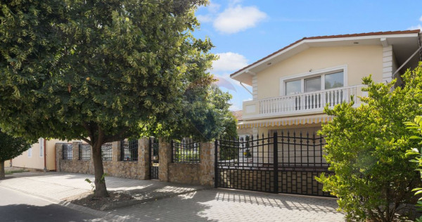Vilă cu 4 camere de v&acirc;nzare 921 mp zona Subcetate,Arad